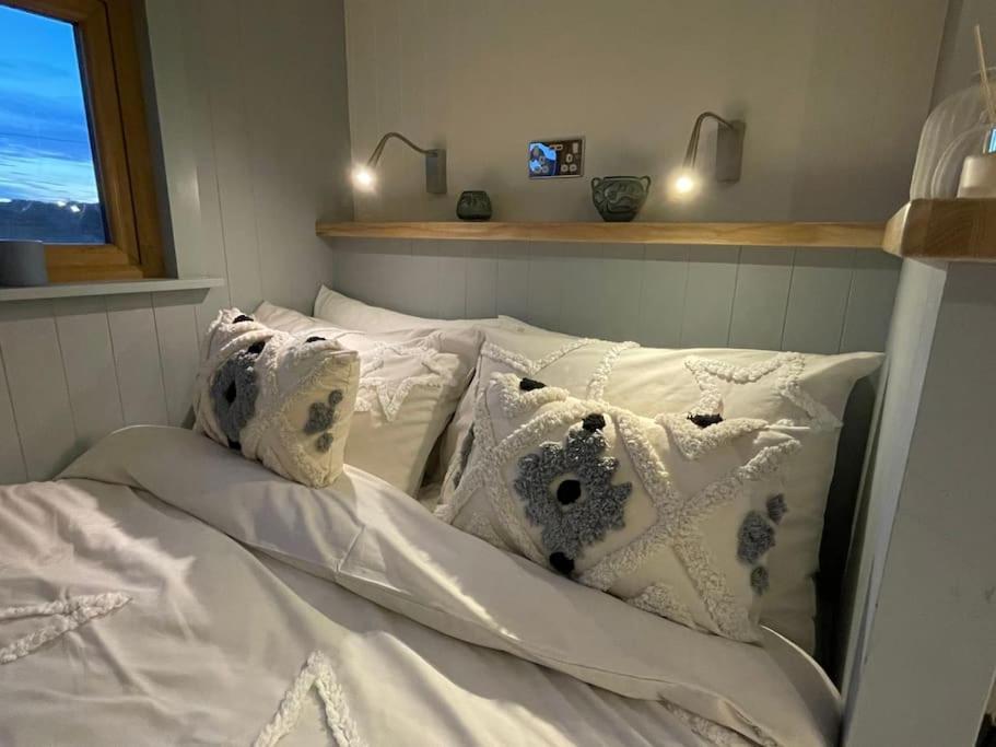 The Hut@Trefechan Wen - Coastal Coziness! Goodwick Luaran gambar