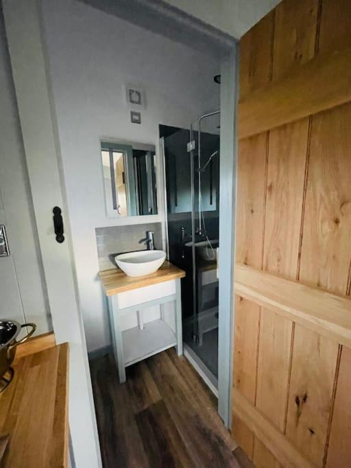 The Hut@Trefechan Wen - Coastal Coziness! Goodwick Luaran gambar
