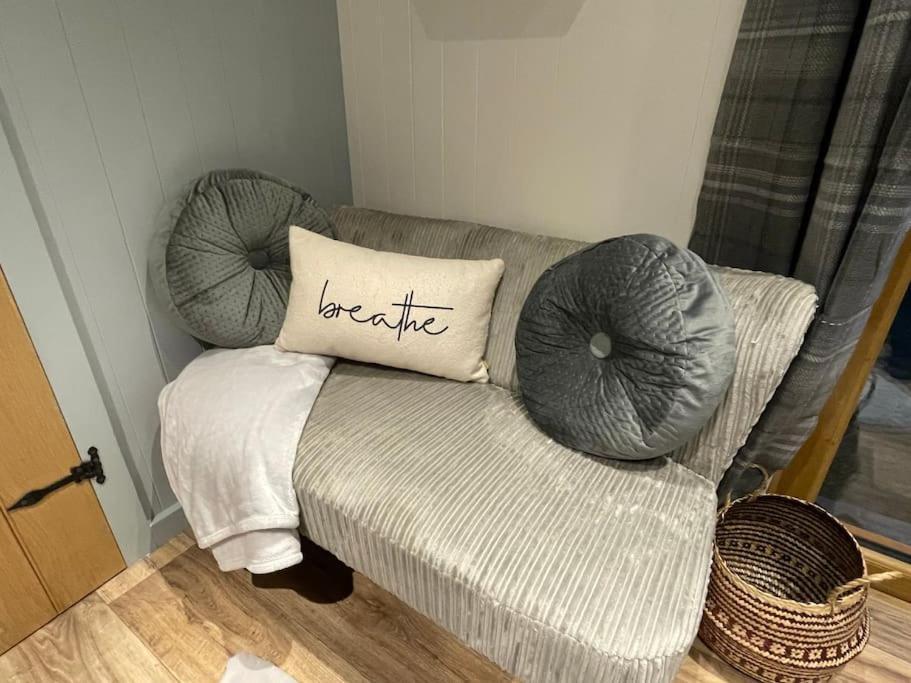 The Hut@Trefechan Wen - Coastal Coziness! Goodwick Luaran gambar