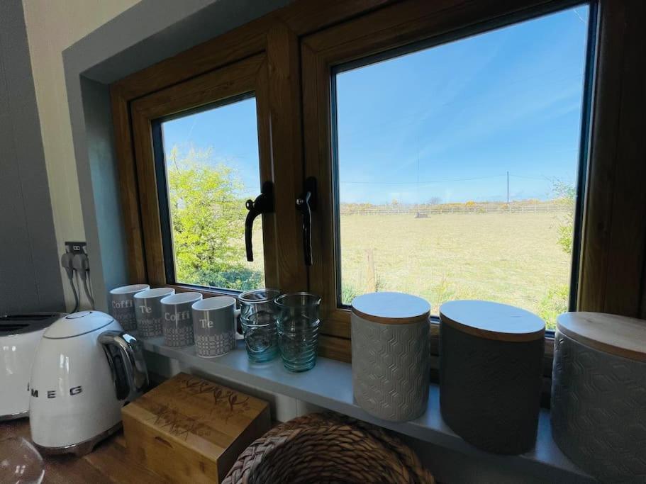 The Hut@Trefechan Wen - Coastal Coziness! Goodwick Luaran gambar