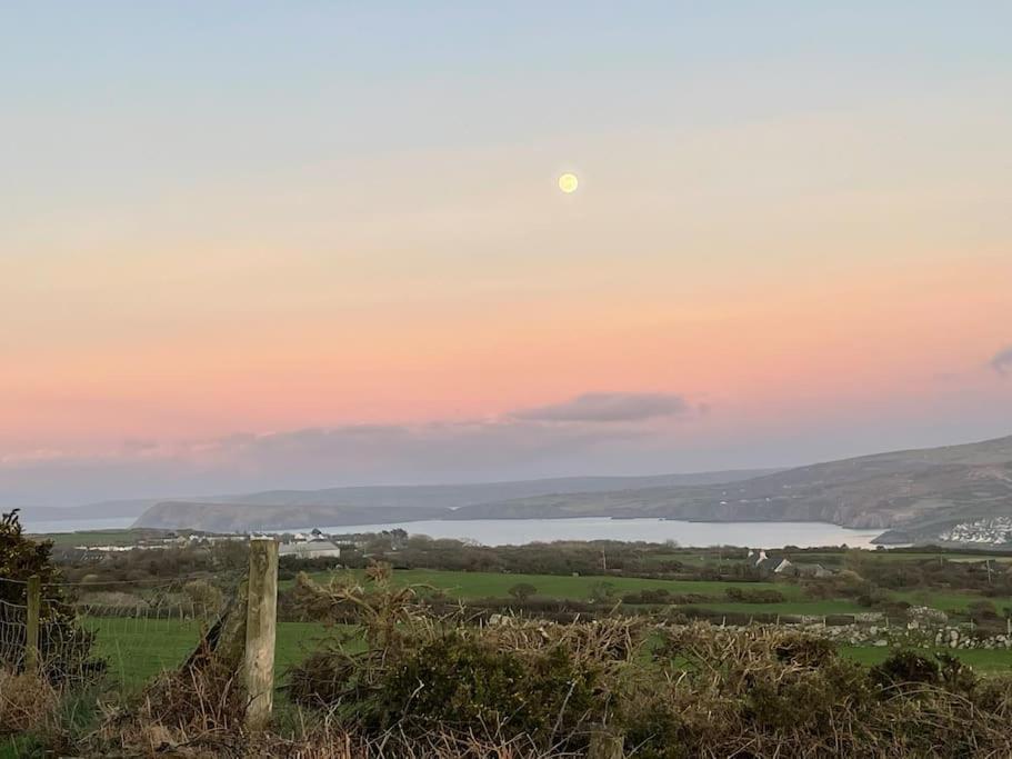 The Hut@Trefechan Wen - Coastal Coziness! Goodwick Luaran gambar