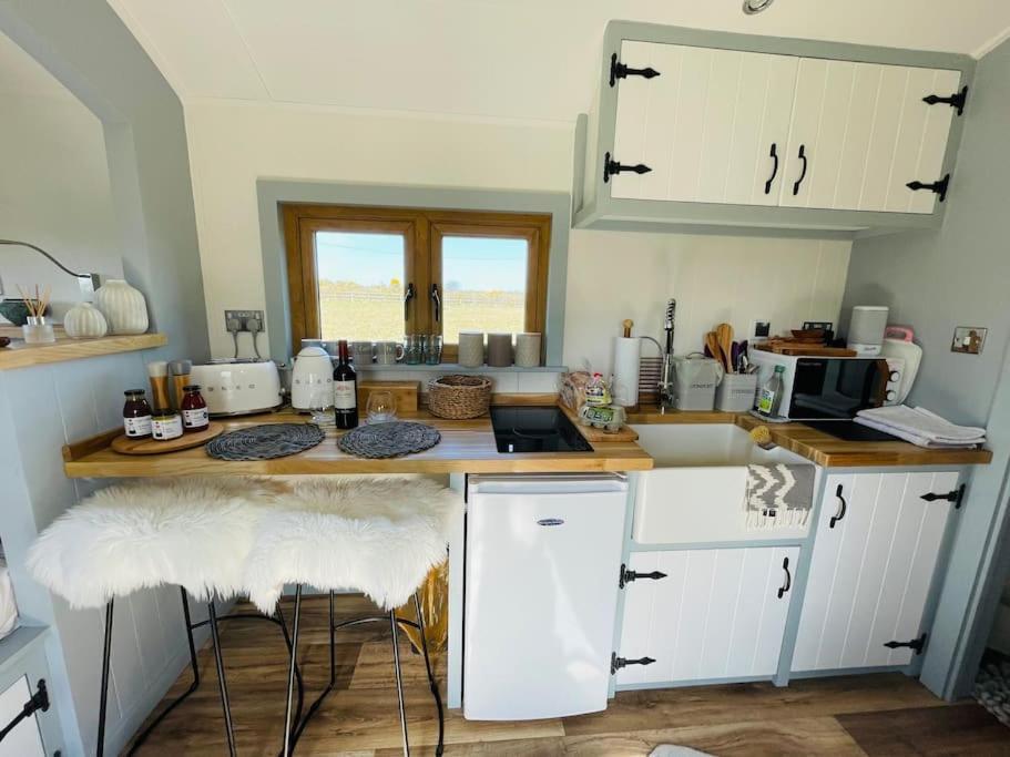 The Hut@Trefechan Wen - Coastal Coziness! Goodwick Luaran gambar